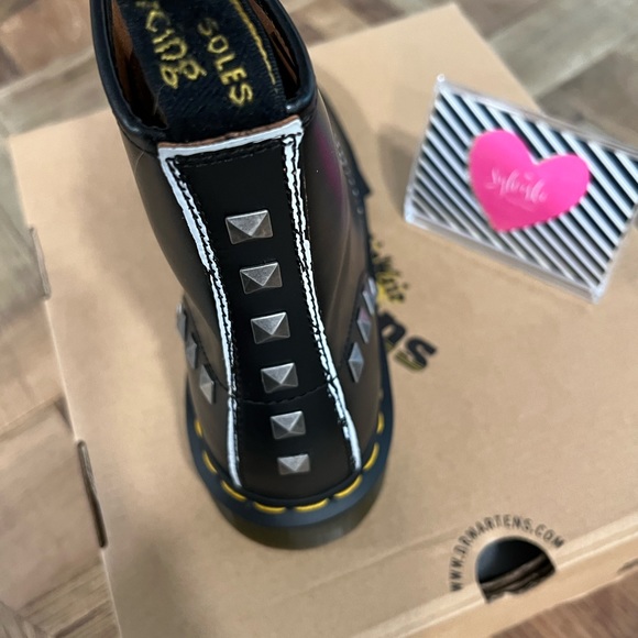 🆕DR MARTENS 1460 STUD ROLLED VINTAGE SMOOTH 🖤🖤 NWT - Picture 9 of 11